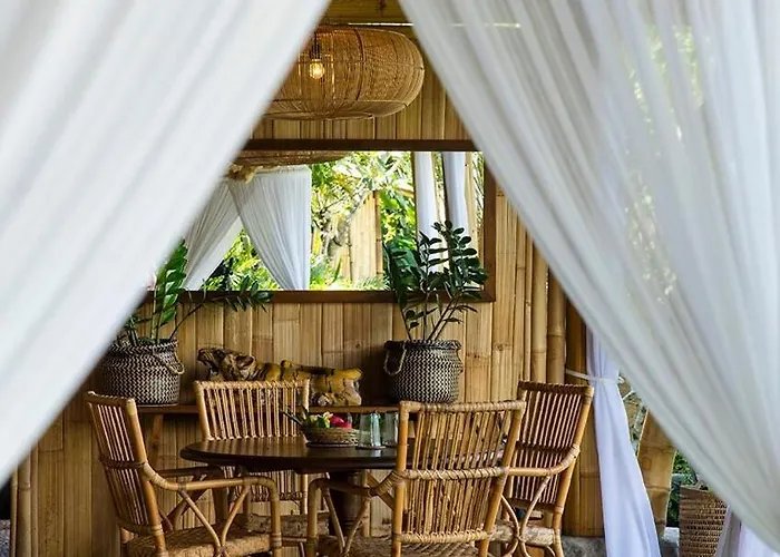 Villa Luxury Nyan Bamboo House Sidemen Selat