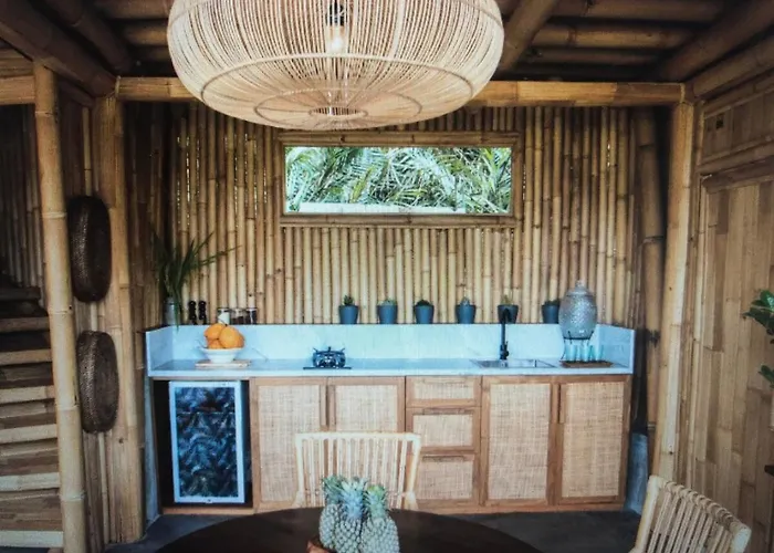 Luxury Nyan Bamboo House Sidemen Villa