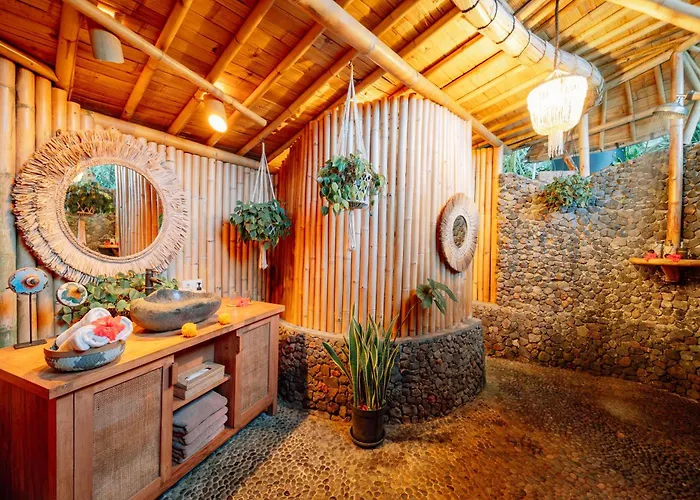 Luxury Nyan Bamboo House Sidemen * Selat