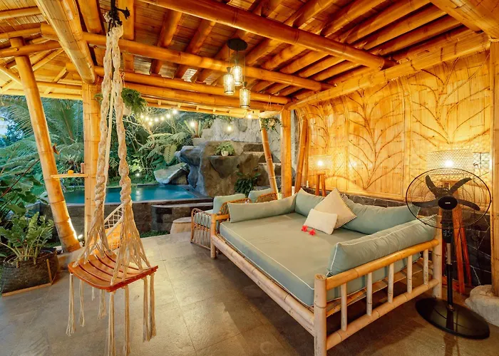 Villa Luxury Nyan Bamboo House Sidemen Selat