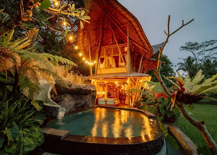 Luxury Nyan Bamboo House Sidemen Villa