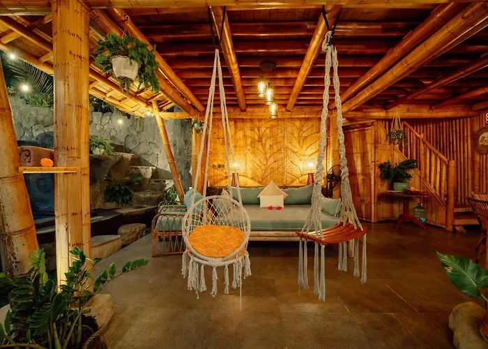 Luxury Nyan Bamboo House Sidemen Selat